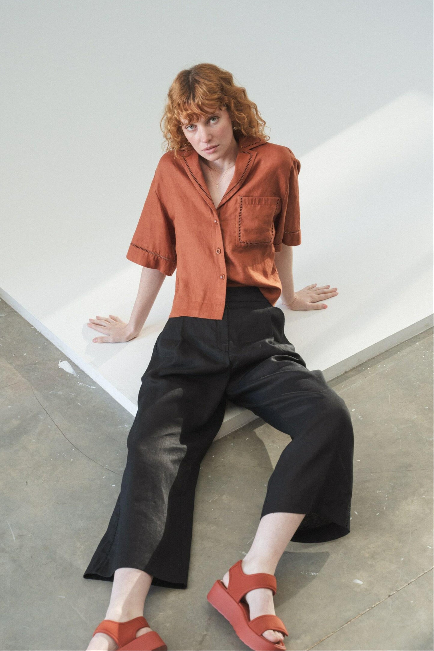 LILLY PILLY Rika linen pants in Black