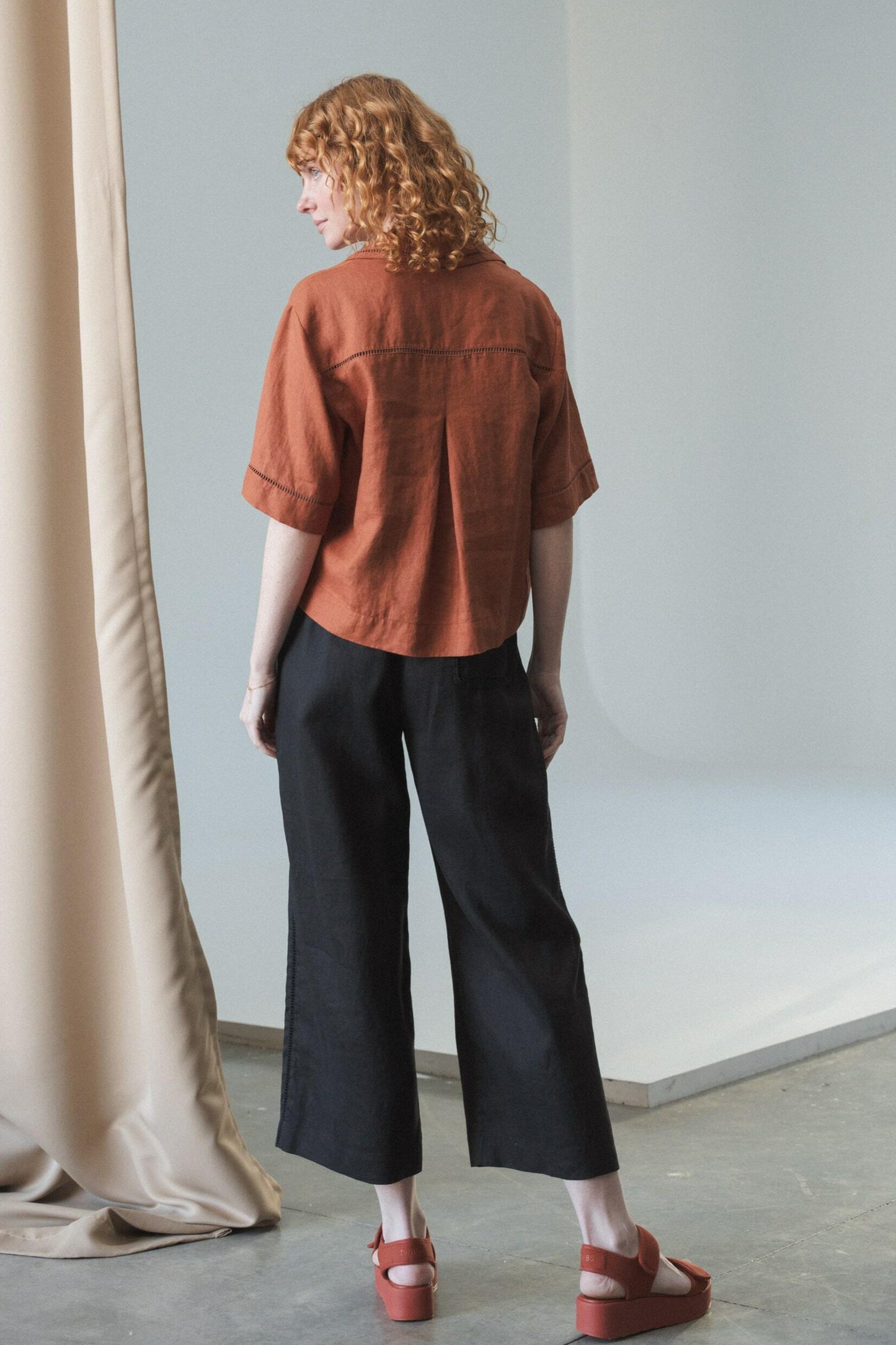 LILLY PILLY Rika linen pants in Black