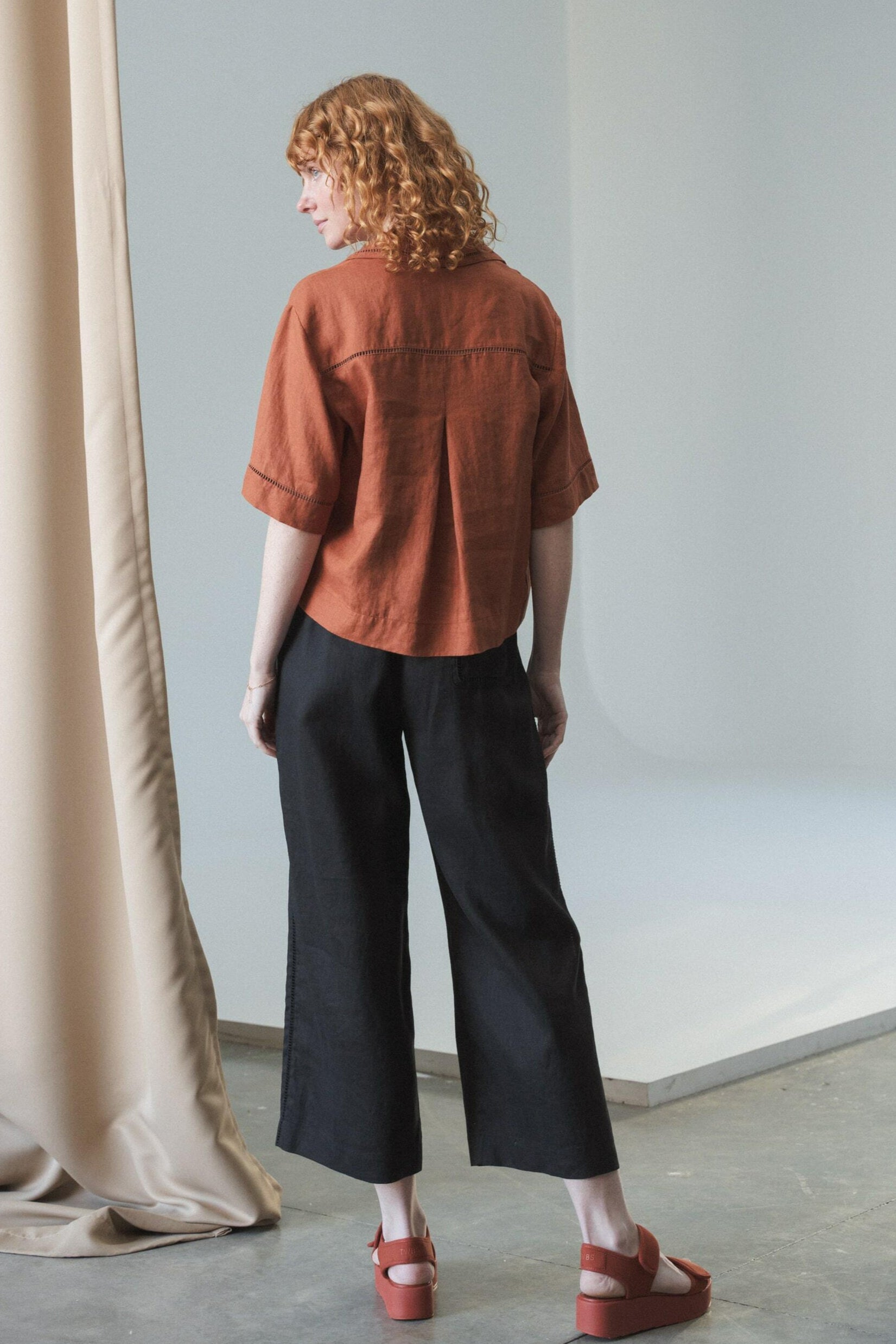 LILLY PILLY Rika linen pants in Black