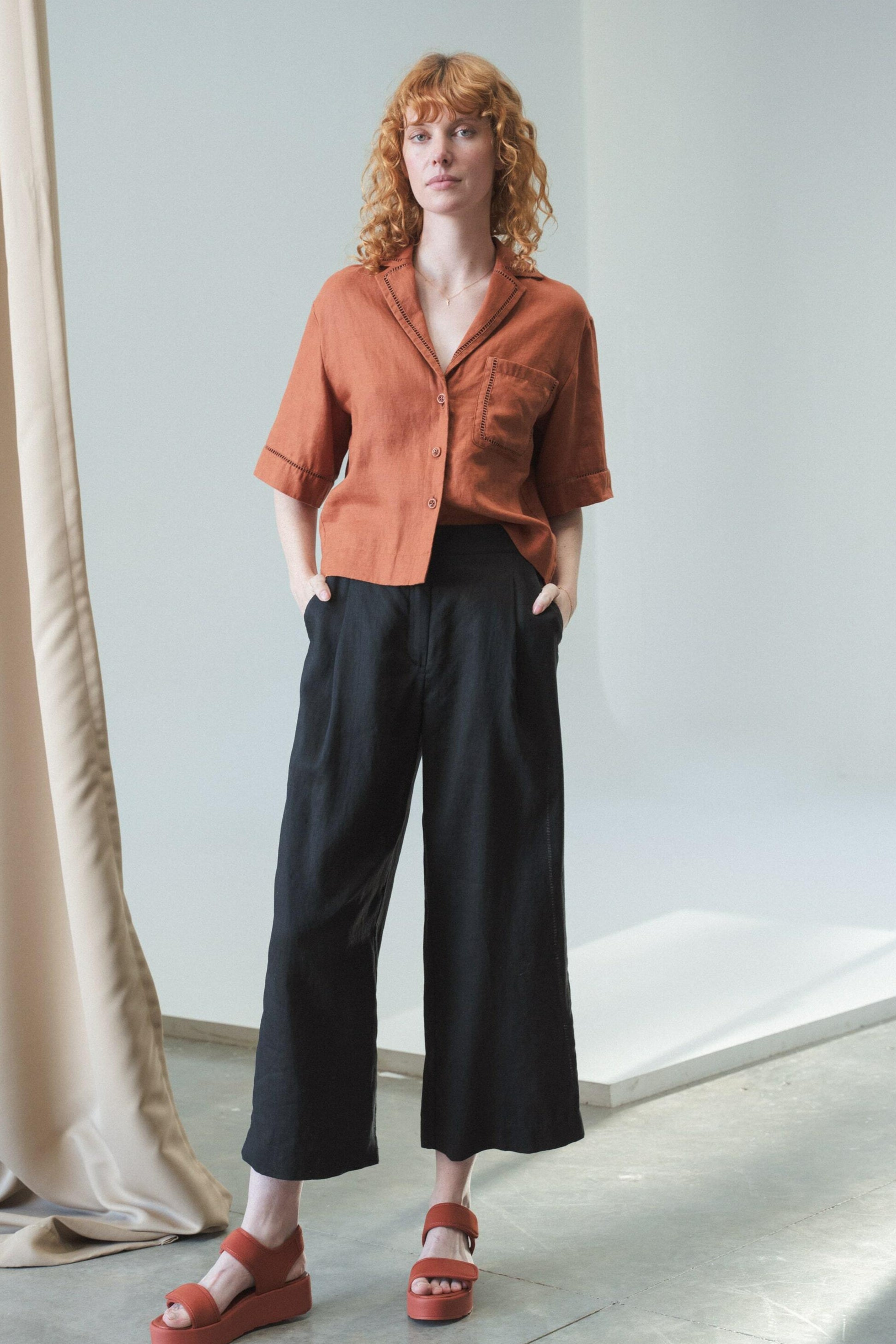 LILLY PILLY Rika linen pants in Black