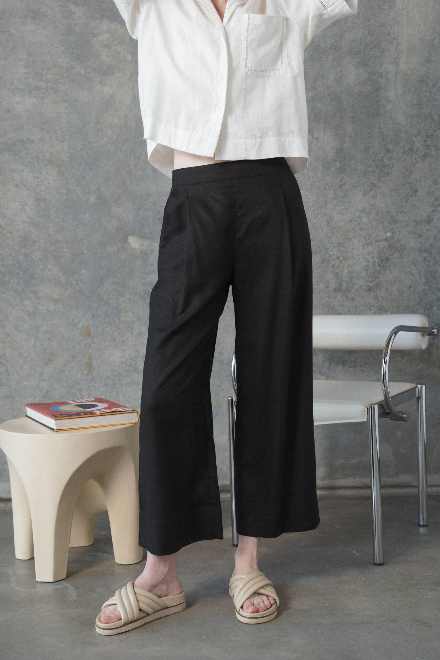 IVY BLACK LINEN CROP PANTS